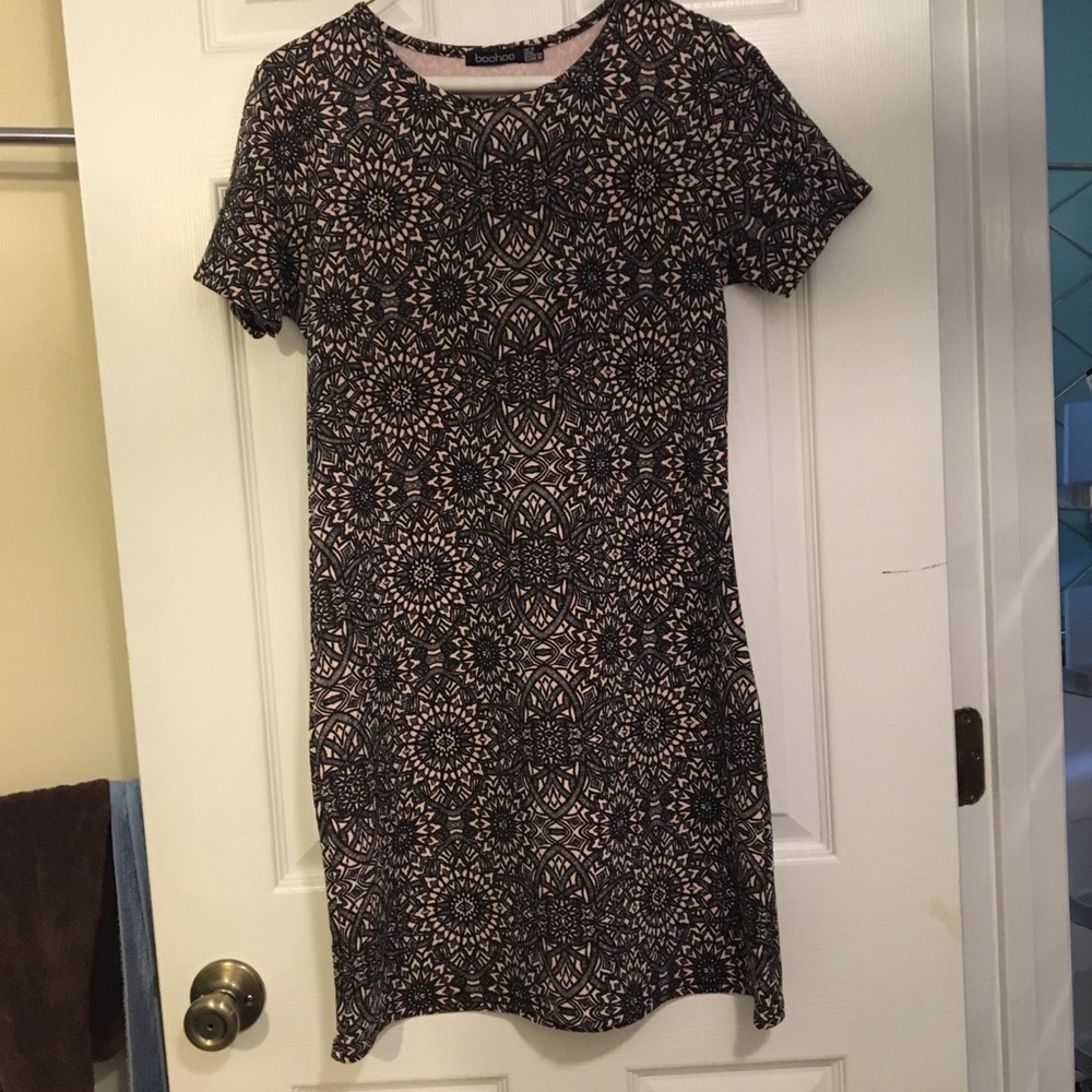 Pattern geometric shift dress